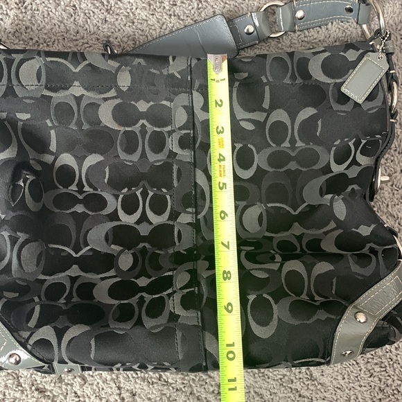 Coach Rare Largest Carly Hobo Bag J0926-F13981 - Picture 12 of 16